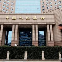 40年房贷全面落地：银行劝你延期，你在排队早还——手握20万闲钱的人，先把这三本账算完
