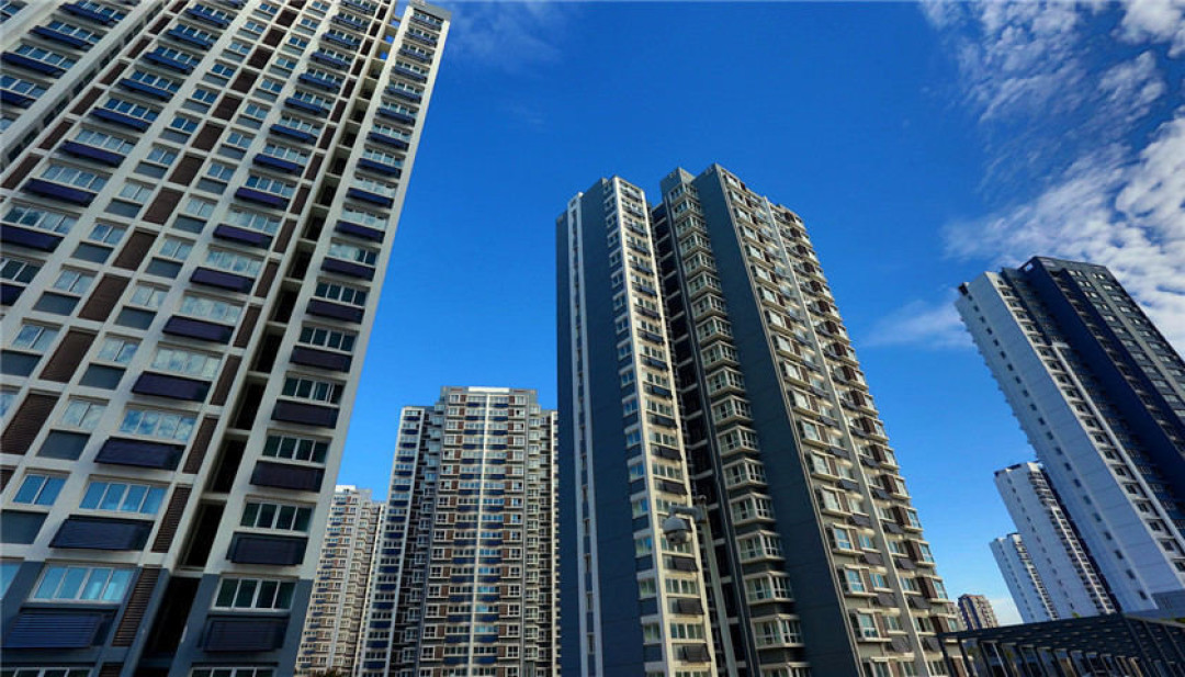 40年房贷全面落地:银行劝你延期,你在排队早还——手握20万闲钱的人,先把这三本账算完
