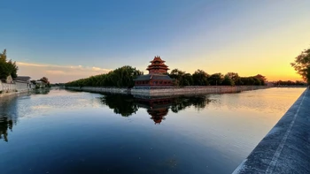 被拦在午门的小布，把“故宫账”摆上了台面：一条官方目录、两组打架的实测、三条路线和四条红线
