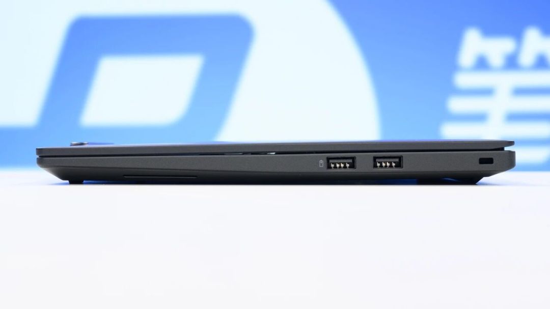 112赞说它“自废武功”,137赞喊它“太香了”:核完ThinkPad T14p 2026的账,8999到19999四档人各买各的
