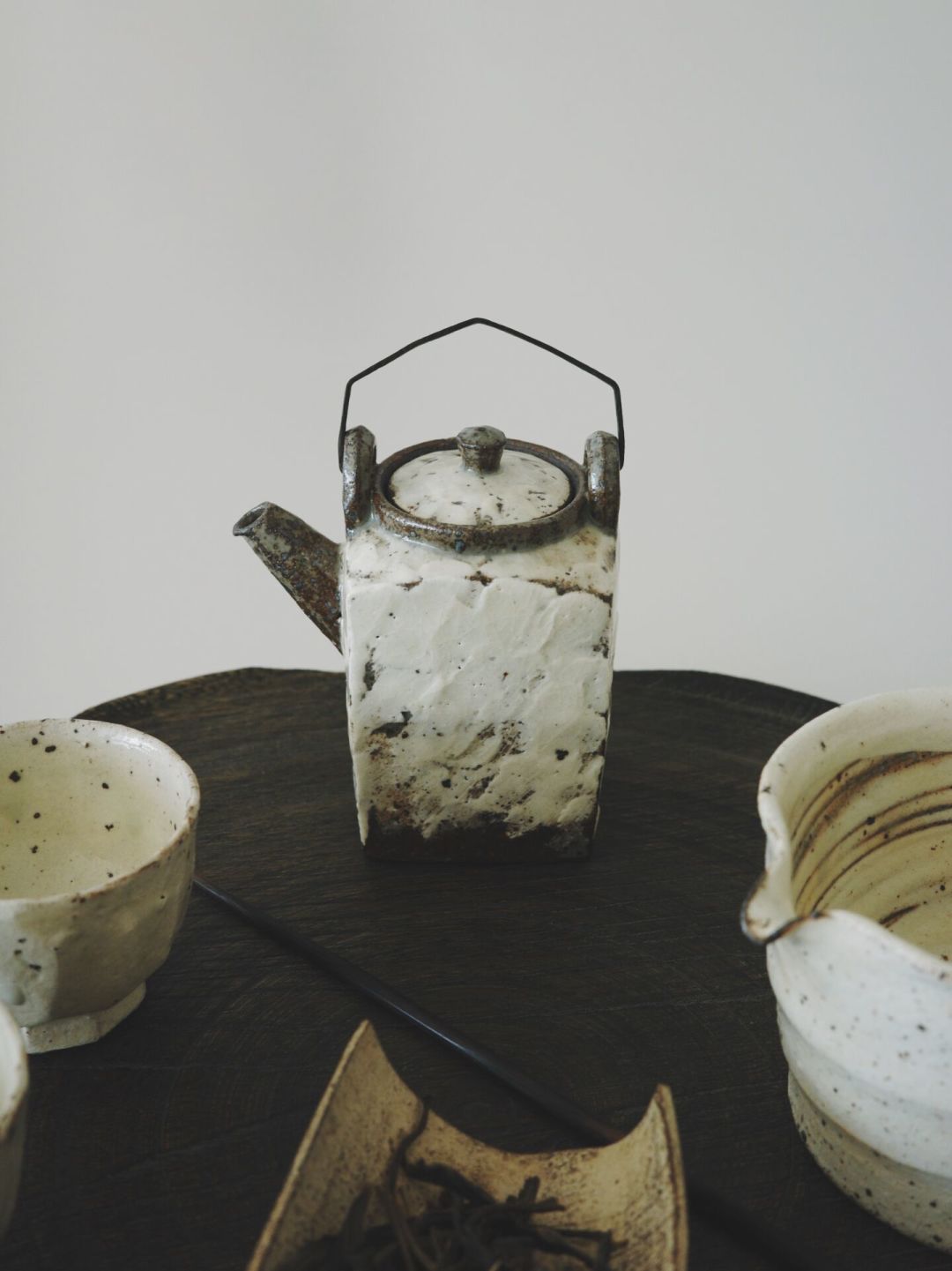 距中秋10天,茶桌的
