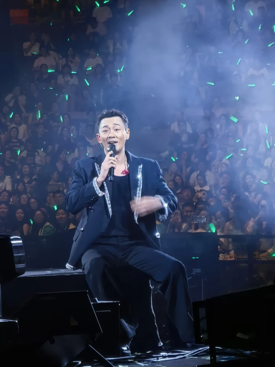 赞助林峯巡演跑满一年,四个帖子从95赞掉到1赞:惠威这场联名的抽奖账、控评账、同款账我摆开了