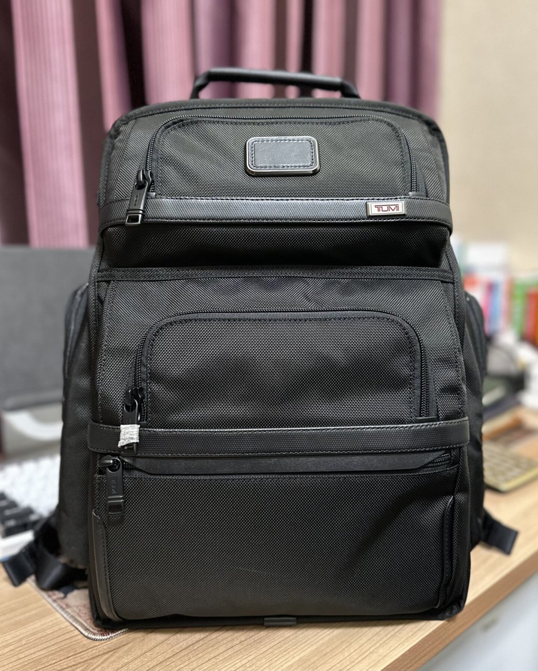 13年服役只破一个洞,新买一年就烂穿面料:21条TUMI真实服役帖对完账,双11前老包换不换一目了然