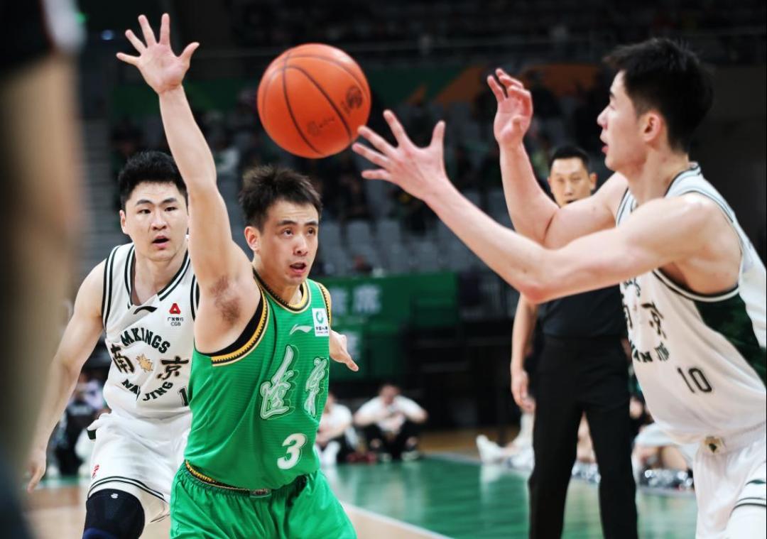离开赛30天,连在哪看球都没谈妥:CBA第一个
