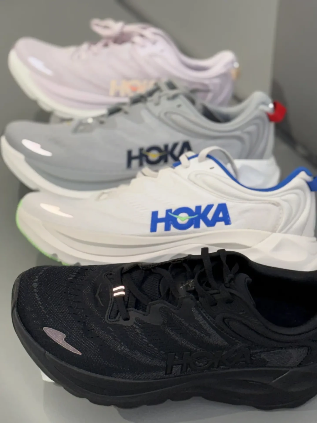 进HOKA门店说“我扁平足”,店员八成先带你去看邦代9:全网20多帖吵完,先搞清H-Frame压根不顶足弓