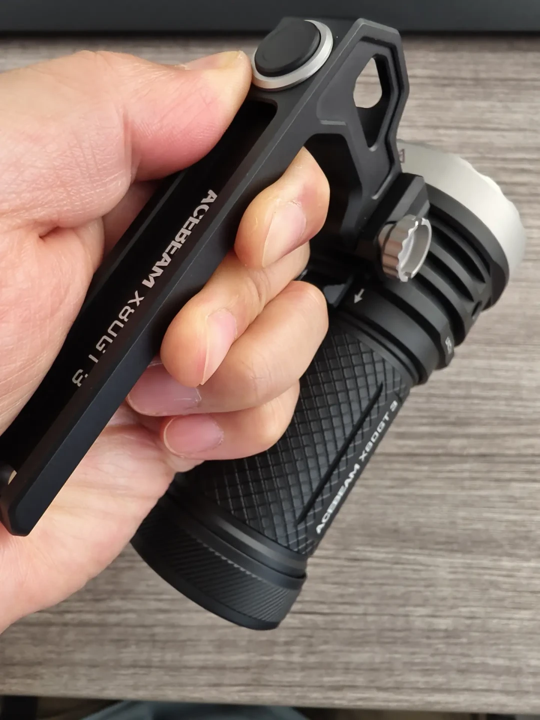等四年,亮度反吸了?ACEBEAM X80GT3首发一周口碑吵翻:三笔账算清谁该买、谁该等、谁跳过