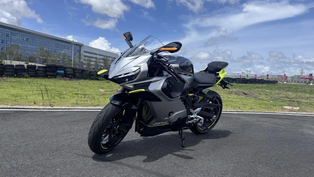 赛421S“致歉礼”拆账:五合一包牌落地28999到底能省多少?约3100–3600元,取决于车船税落地