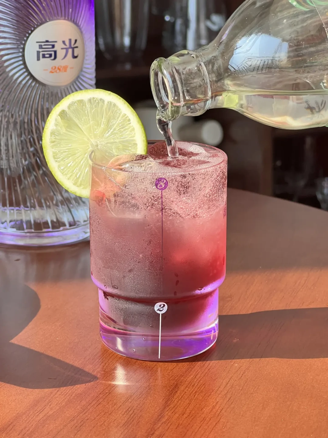 高洲开始卖28度的酒了:翻完上新记录和低度酒数据,这瓶是给中秋桌上小辈的,不是给你的