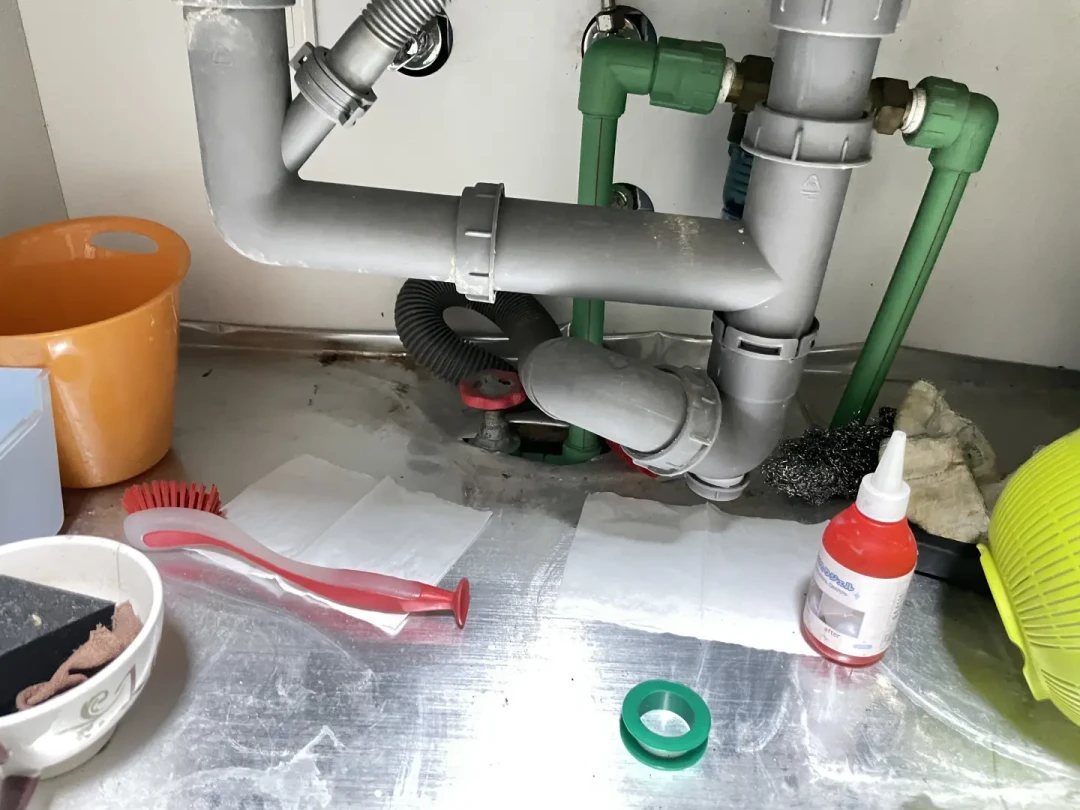 微博3分钟连发10条、B站同款视频循环重发：欧琳水槽做功课，先筛掉这些流水线帖子