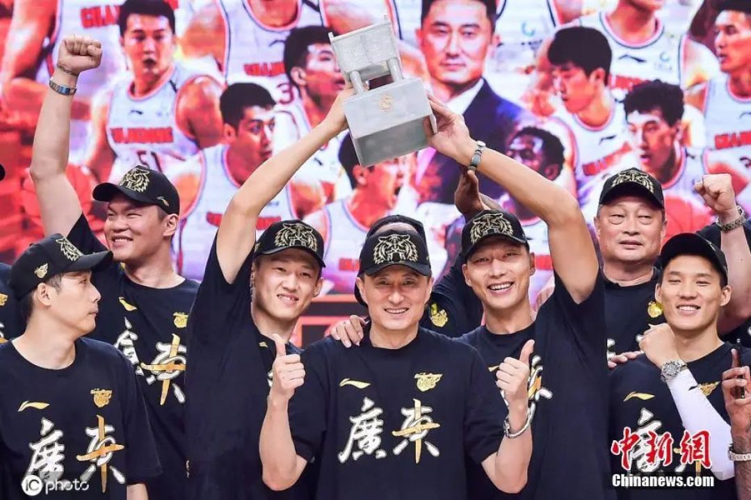“易建联NBA退休金年入70万”今天刷屏：拿姚明在用的公式算一遍，数字没错，时间全错