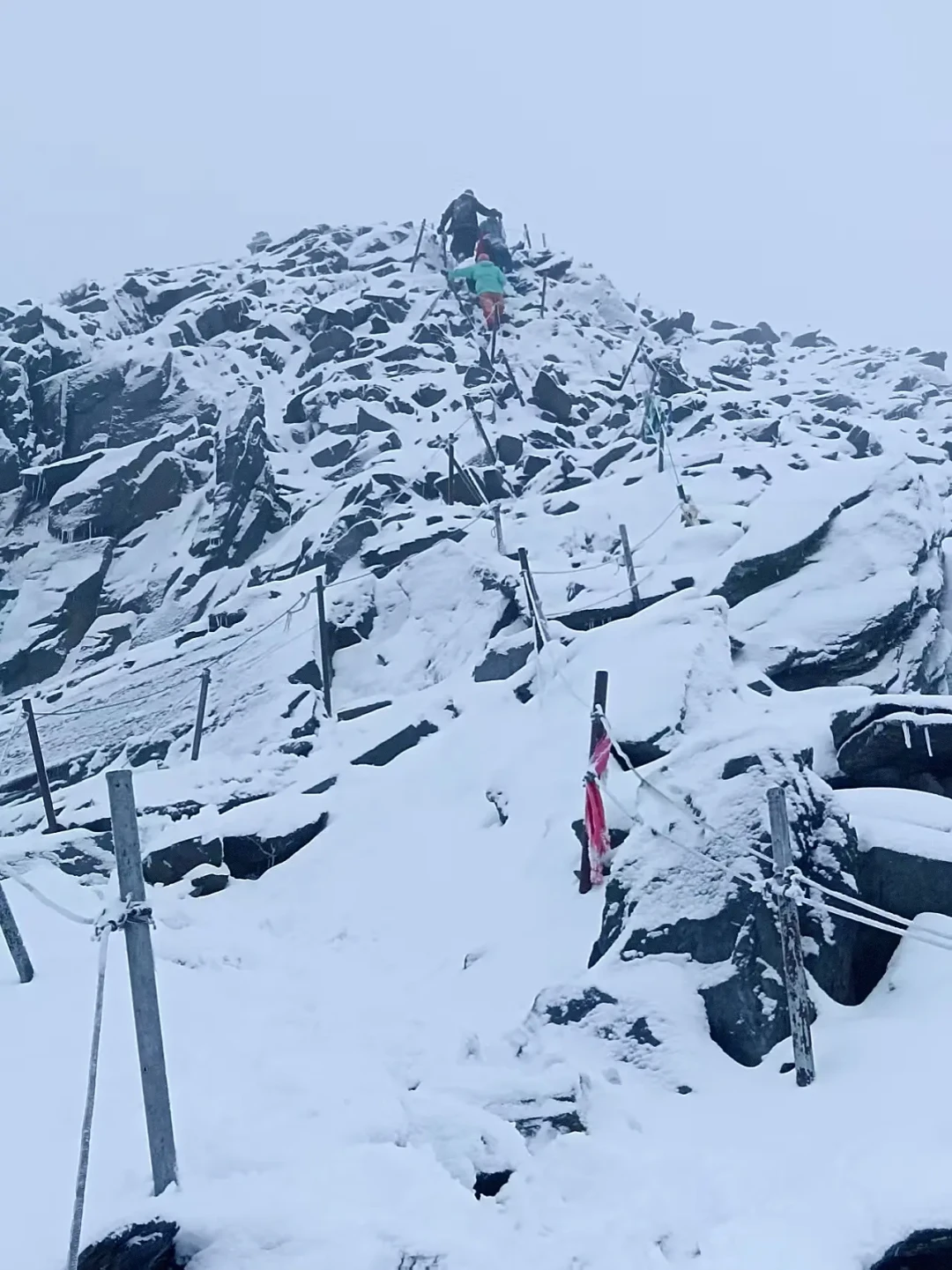川西9月中旬就下雪了：你存的那份国庆徒步清单，场景作废了