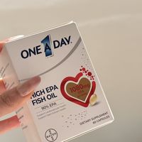 拜耳鱼油种草刷屏：20篇笔记14篇在讲皮肤，下单前先把背标上这3个数字看清