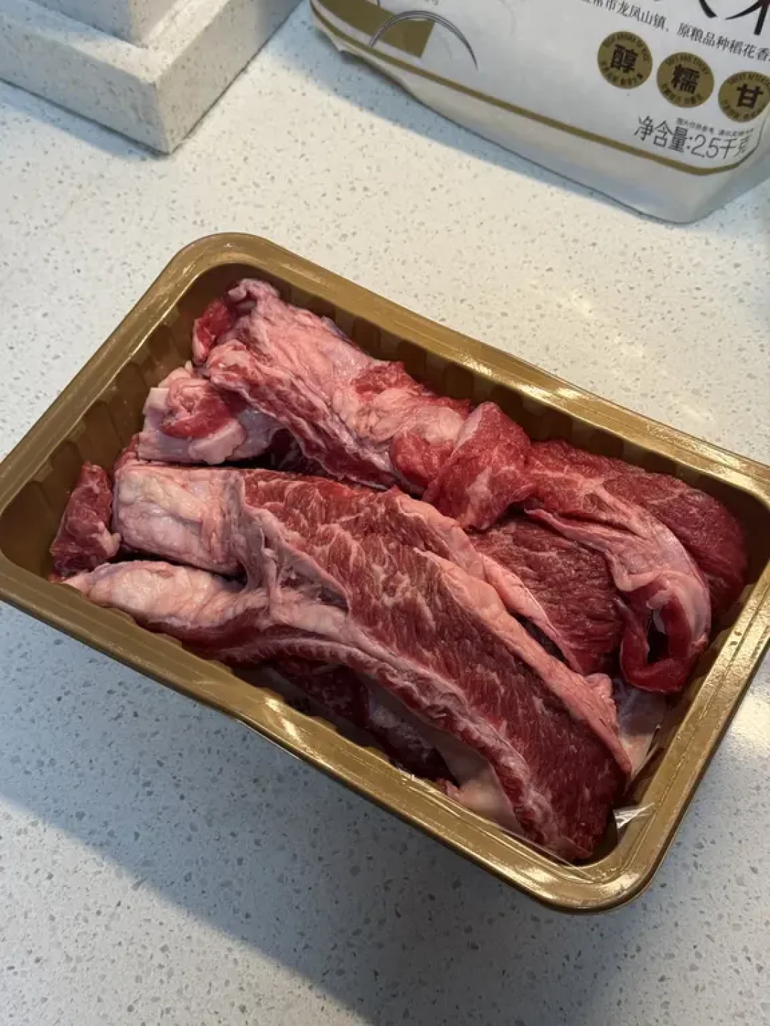 双节前牛肉三连涨、猪肉趴地板：纯肉党的月度伙食费，其实是被这3个部位决定的