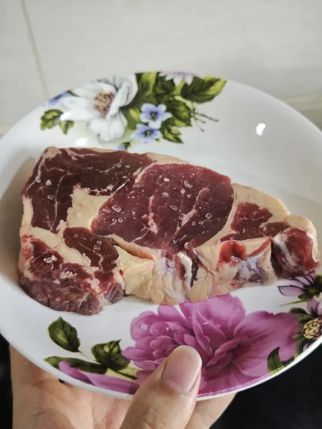 双节前牛肉三连涨、猪肉趴地板：纯肉党的月度伙食费，其实是被这3个部位决定的
