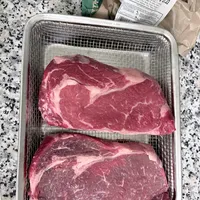 双节前牛肉三连涨、猪肉趴地板：纯肉党的月度伙食费，其实是被这3个部位决定的