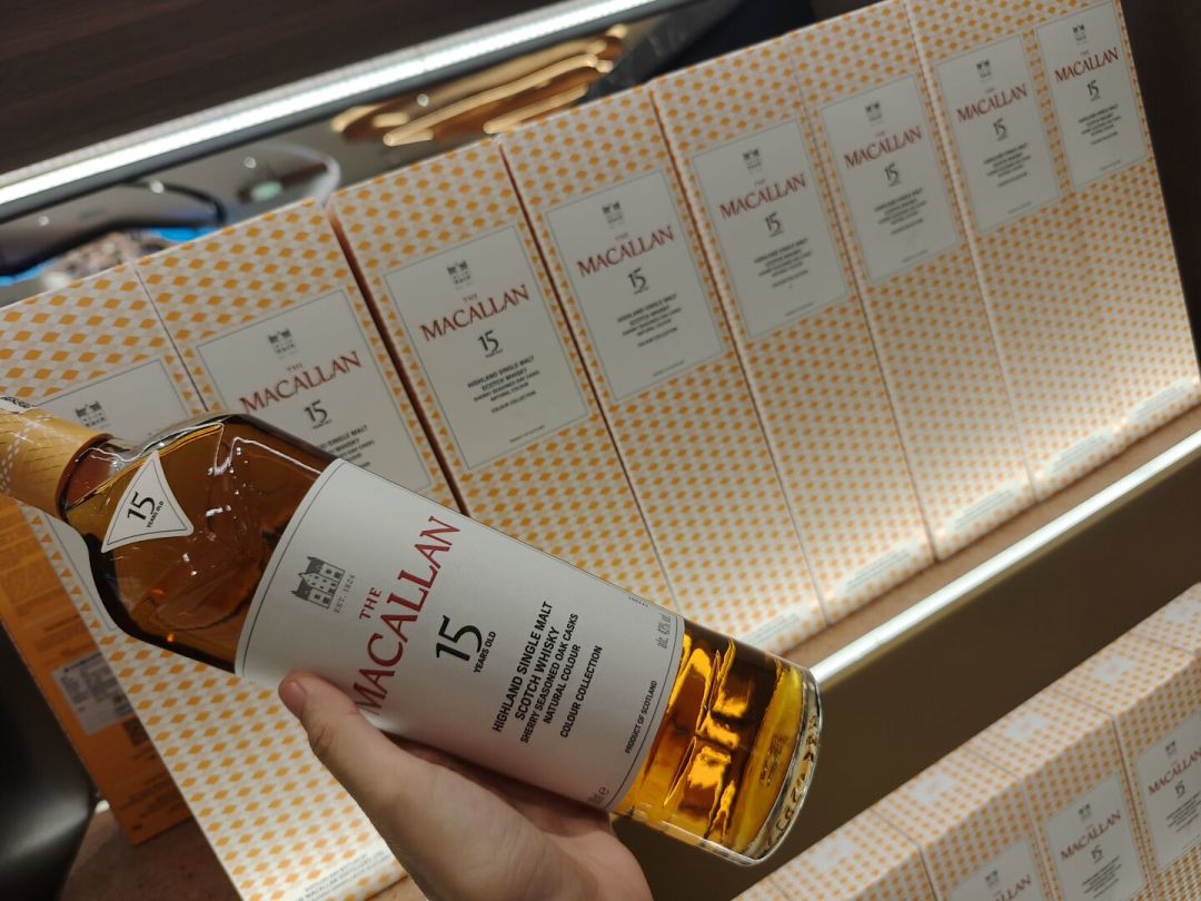 麦卡伦15年四瓶酒四种价:826的臻彩被骂、绝版的蓝钻怕拔头,千元档上车前先认清买的是哪张脸