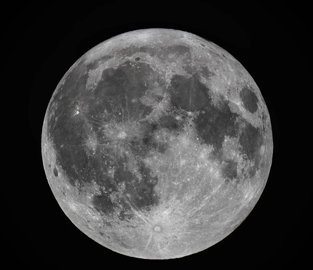 星特朗二手近半月放量:130EQ砍到500、127SLT死扛1500,捡吃灰货之前先算这三个数