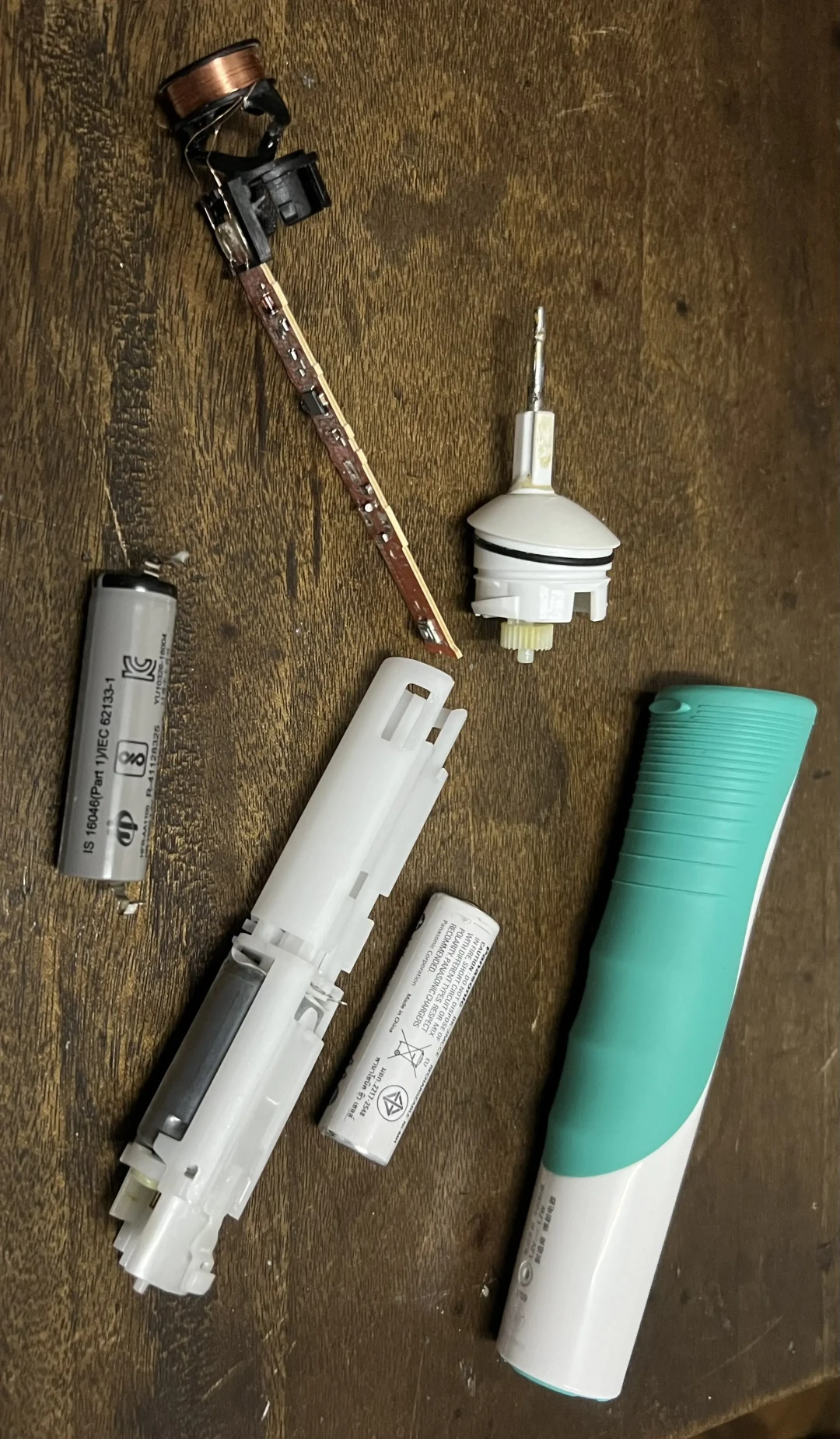 家电拆解的风口吹过来了:近30天3平台20台拆解,先分清4种螺丝刀,再对6笔账