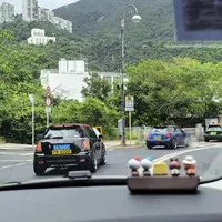 9市抢200个名额：「粤车南下」国庆首个大考，要不要开车进港先摊平名额、保险、泊车、罚单这四本账