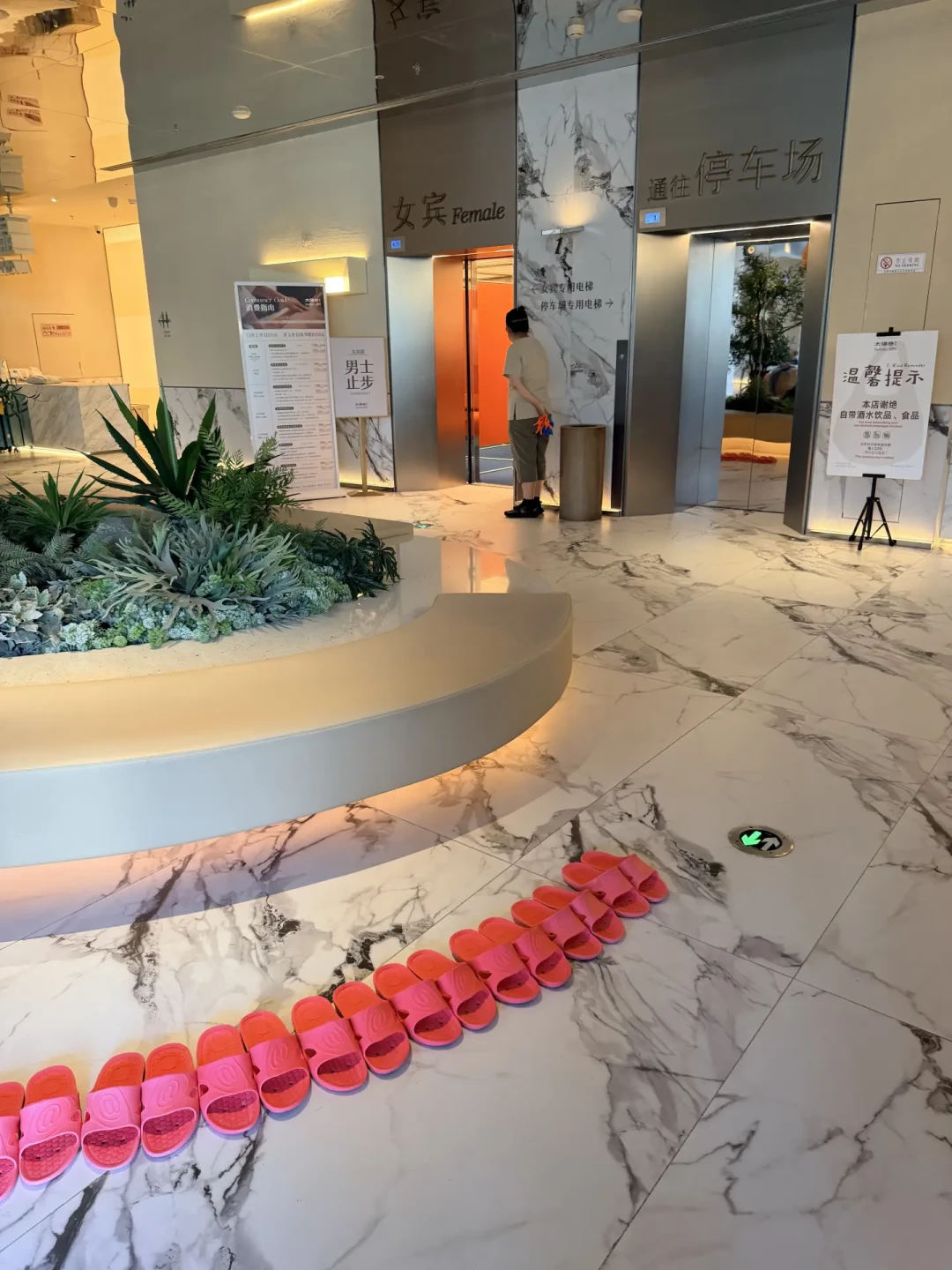 第一批大一新生已经躺上澡堂了:7篇高热搓澡笔记评论区扒完,小白只管痛、社死、钱这三件事