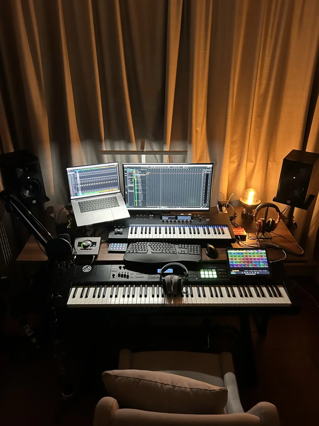 编曲电脑选Mac还是Windows?这个九月被掰开的不是性能之争,是“先选品牌再选宿主”的错误顺序