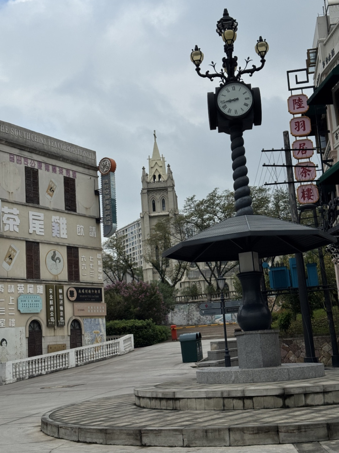2000名游客去横店