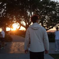 黄景瑜《悦游》金九刊明天11点开售：3+3权益、¥50预售口径，买刊党先算清这笔“张数账”