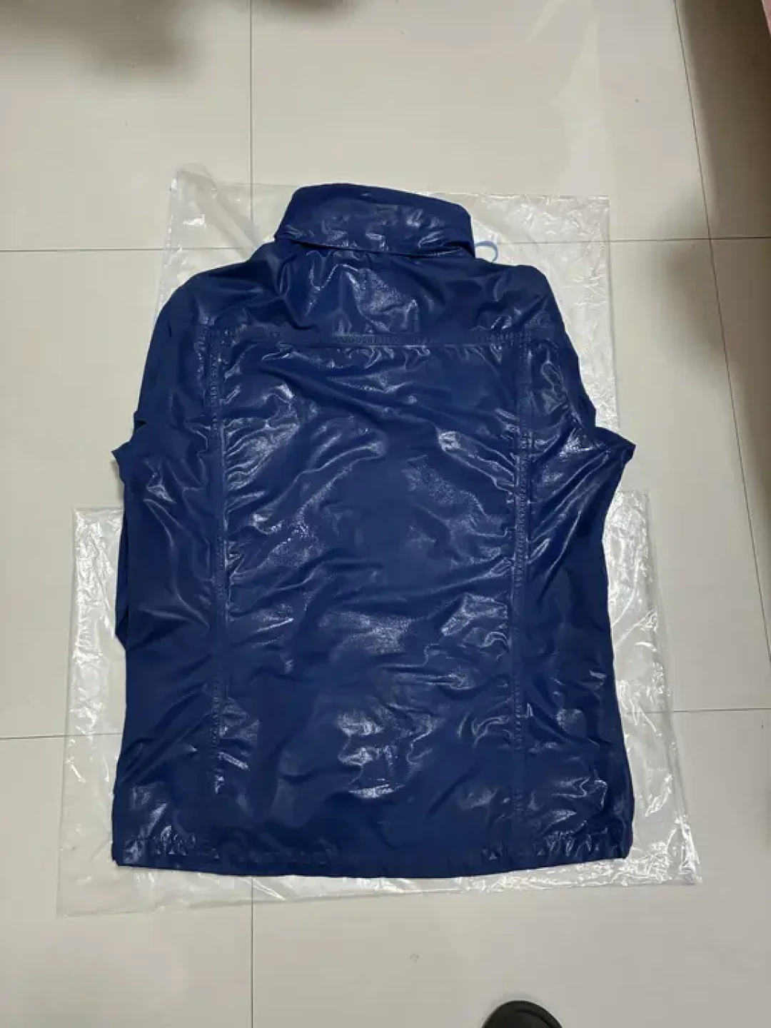 探路者冲锋衣淋雨