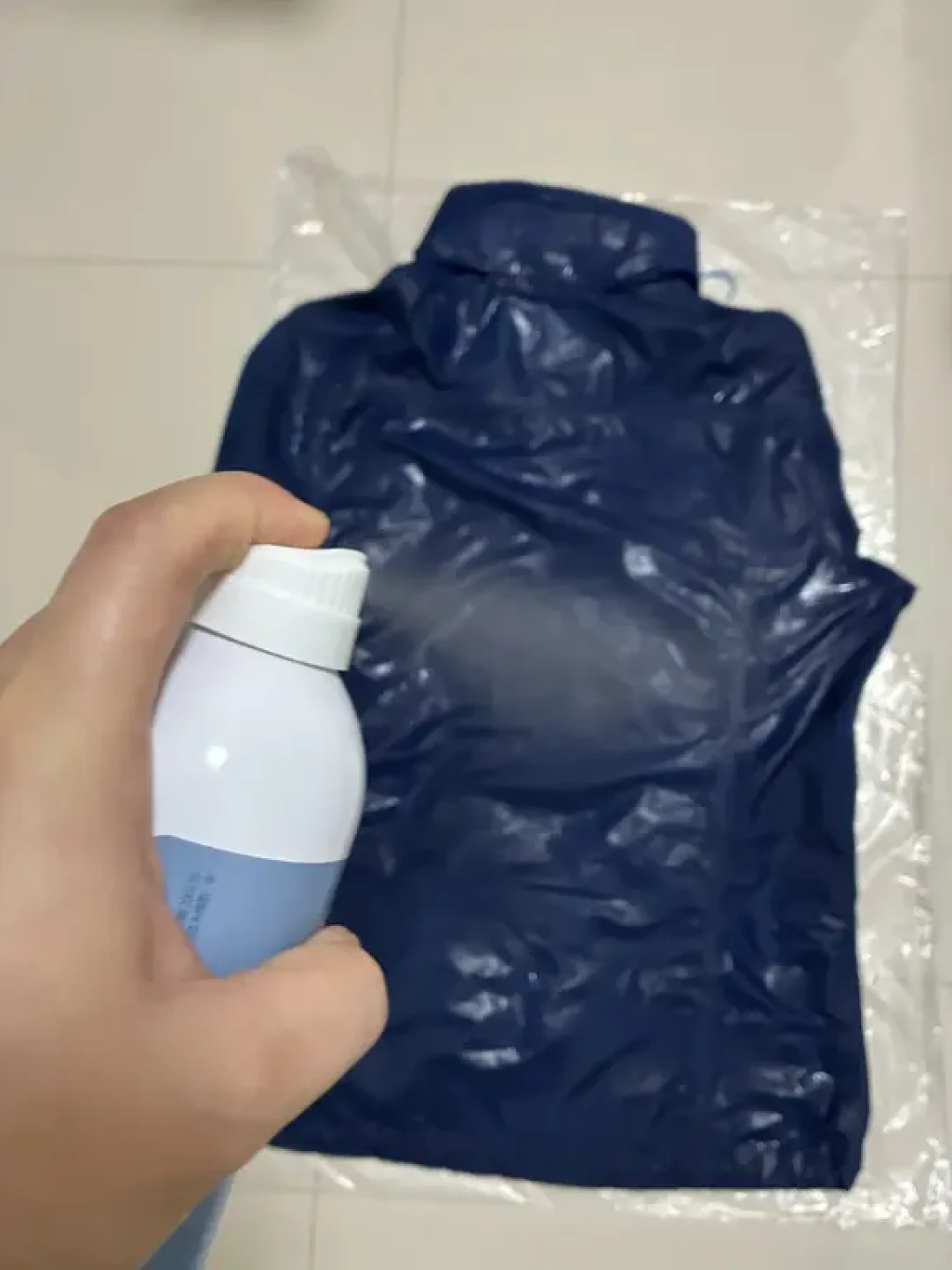 探路者冲锋衣淋雨