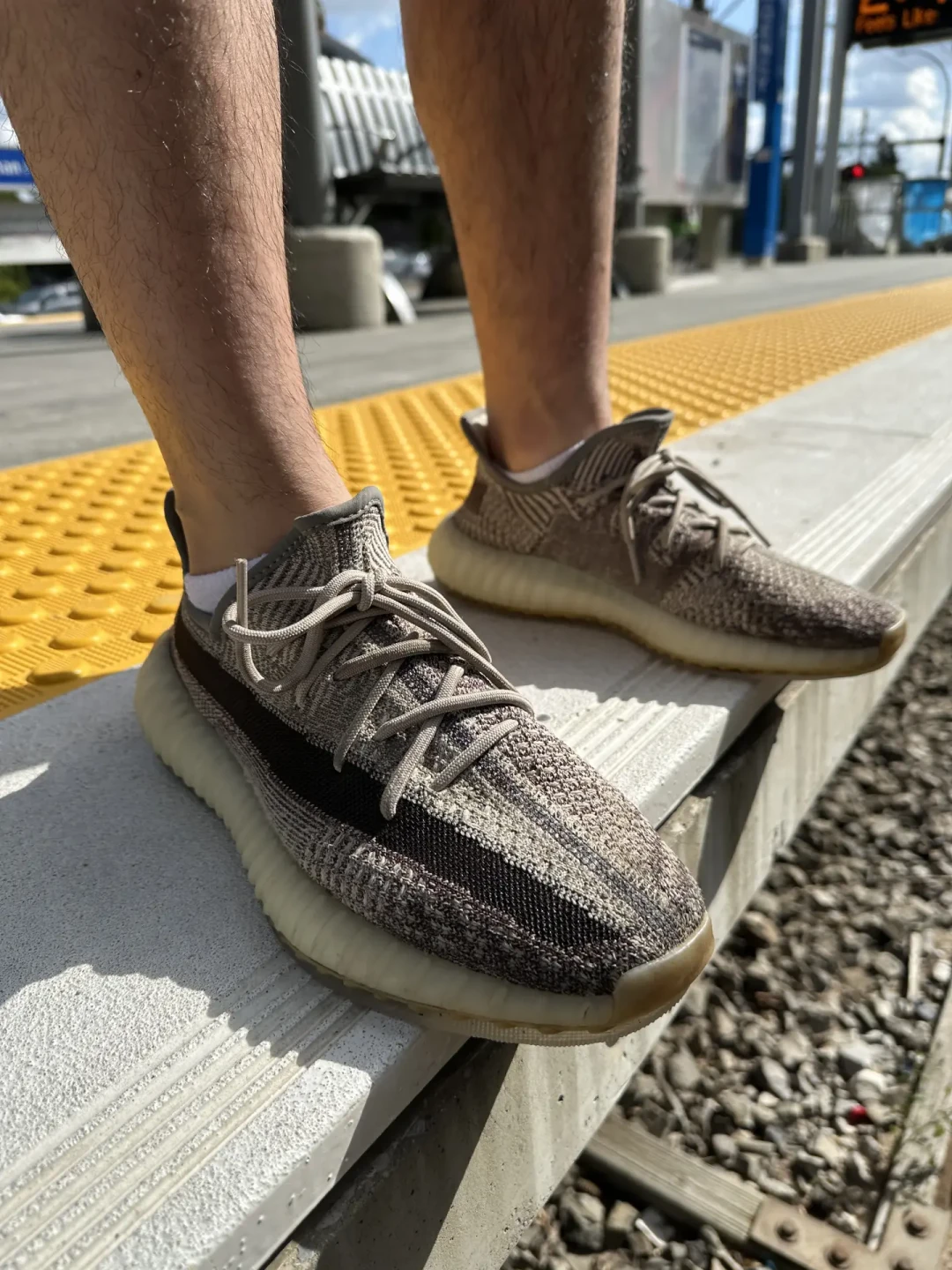 Yeezy 回归,椰子躺进奥莱落灰:现在到底该买哪个