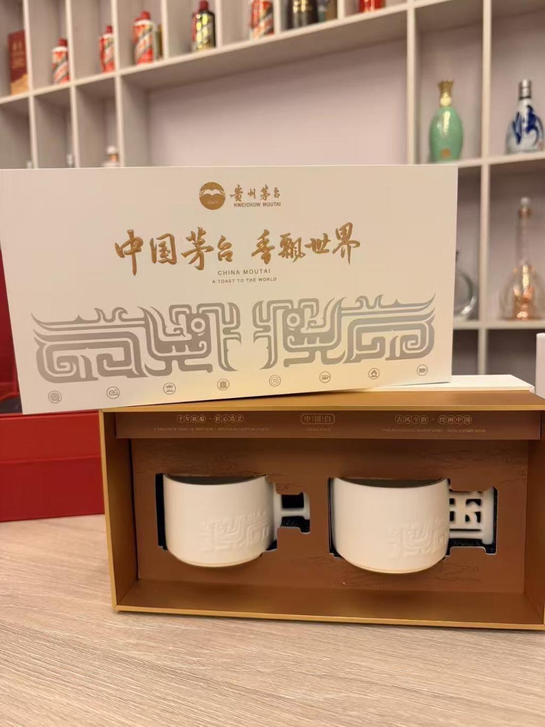 41个「中国酿酒大师」称号一夜撤销,茅台两人在列:中秋前10天,拆开三层“大师”话术的价