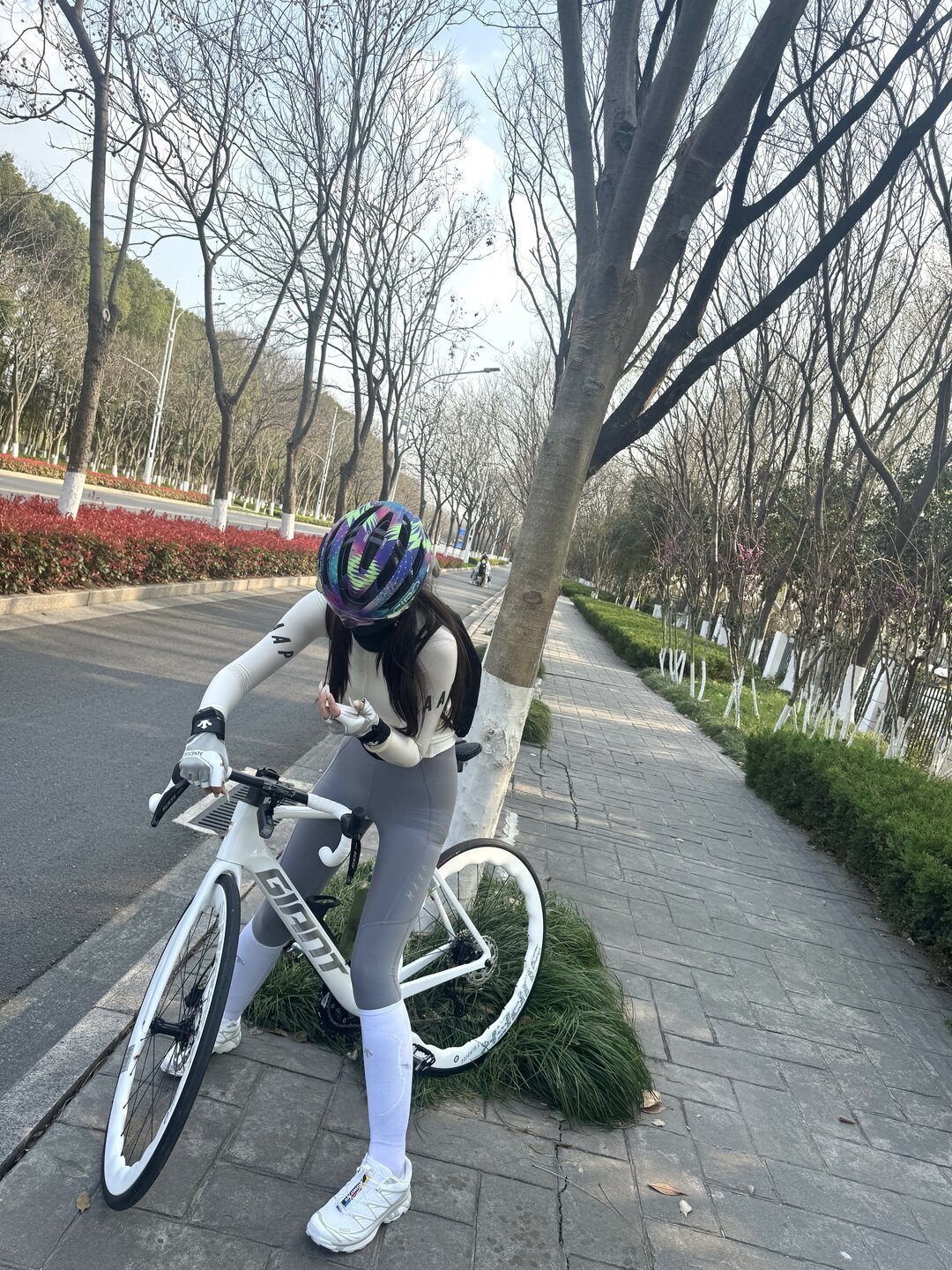 2.8万买入、1.5万没人接:秋季公路车