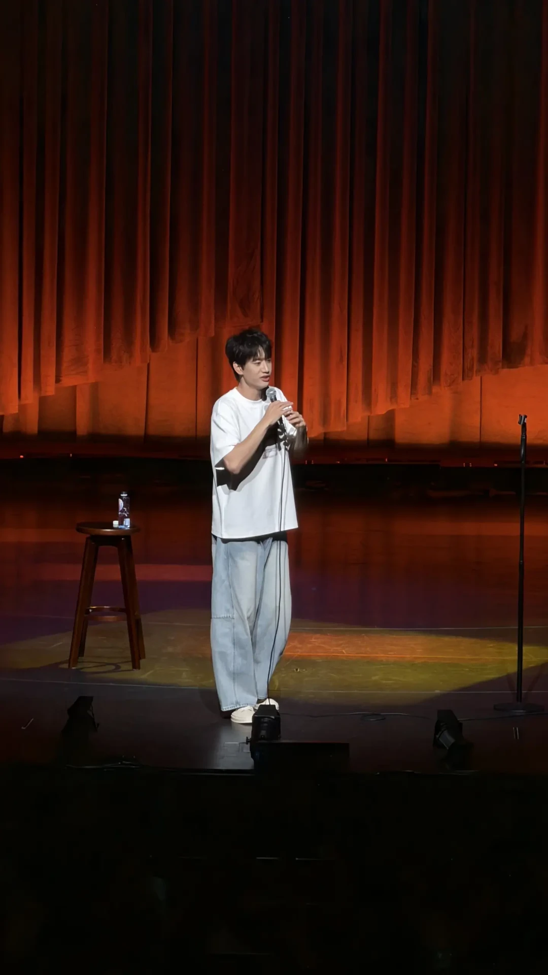 脱口秀票涨到580，剧场那边却在亏钱：这个巡演季，别用票钱开盲盒