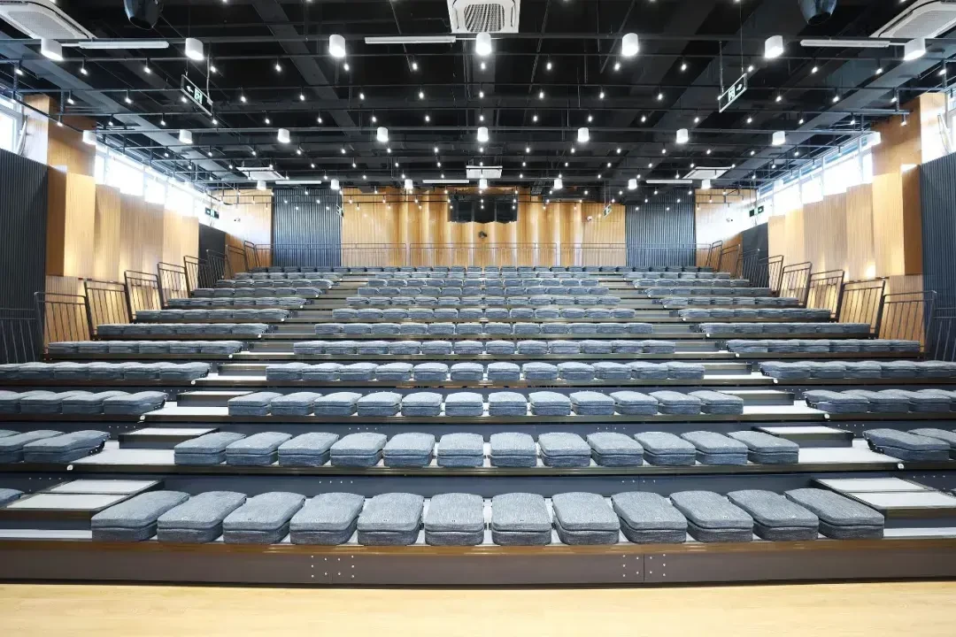 脱口秀票涨到580，剧场那边却在亏钱：这个巡演季，别用票钱开盲盒