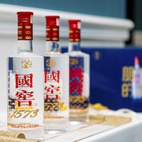 董事长刘淼、首席质量官何诚都在名单里：41个“中国酿酒大师”称号被撤，中秋买国窖前先分清撤的是酒还是宣传
