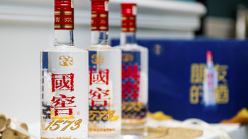 董事长刘淼、首席质量官何诚都在名单里：41个“中国酿酒大师”称号被撤，中秋买国窖前先分清撤的是酒还是宣传