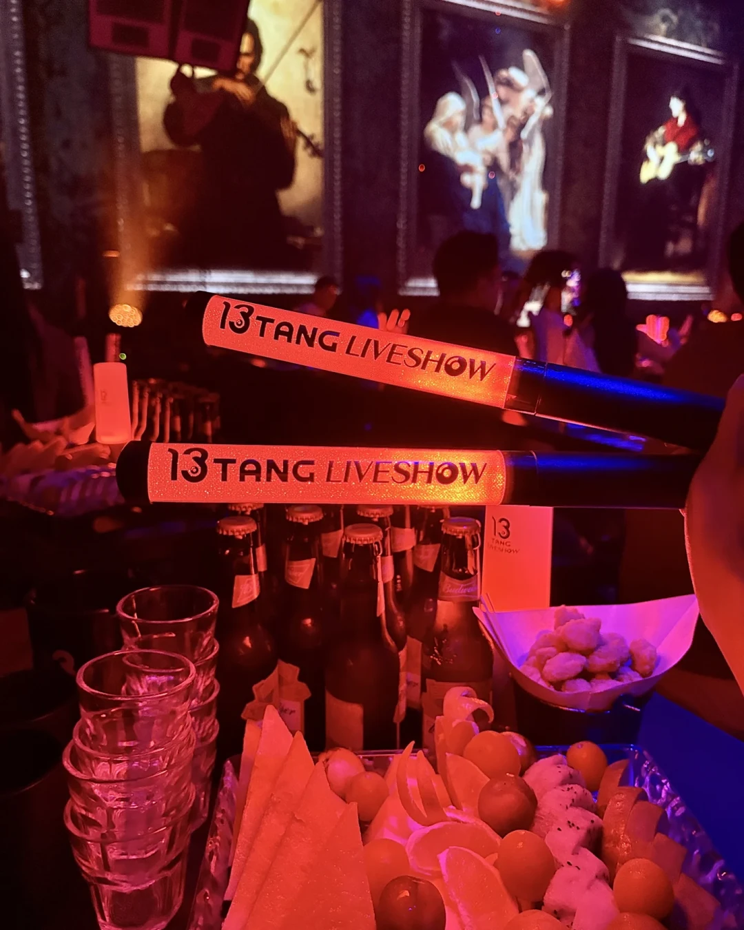 闷到吐、音响看运气、疑似超卖:这季秋巡,毁掉Livehouse体验的不是阵容,是场地