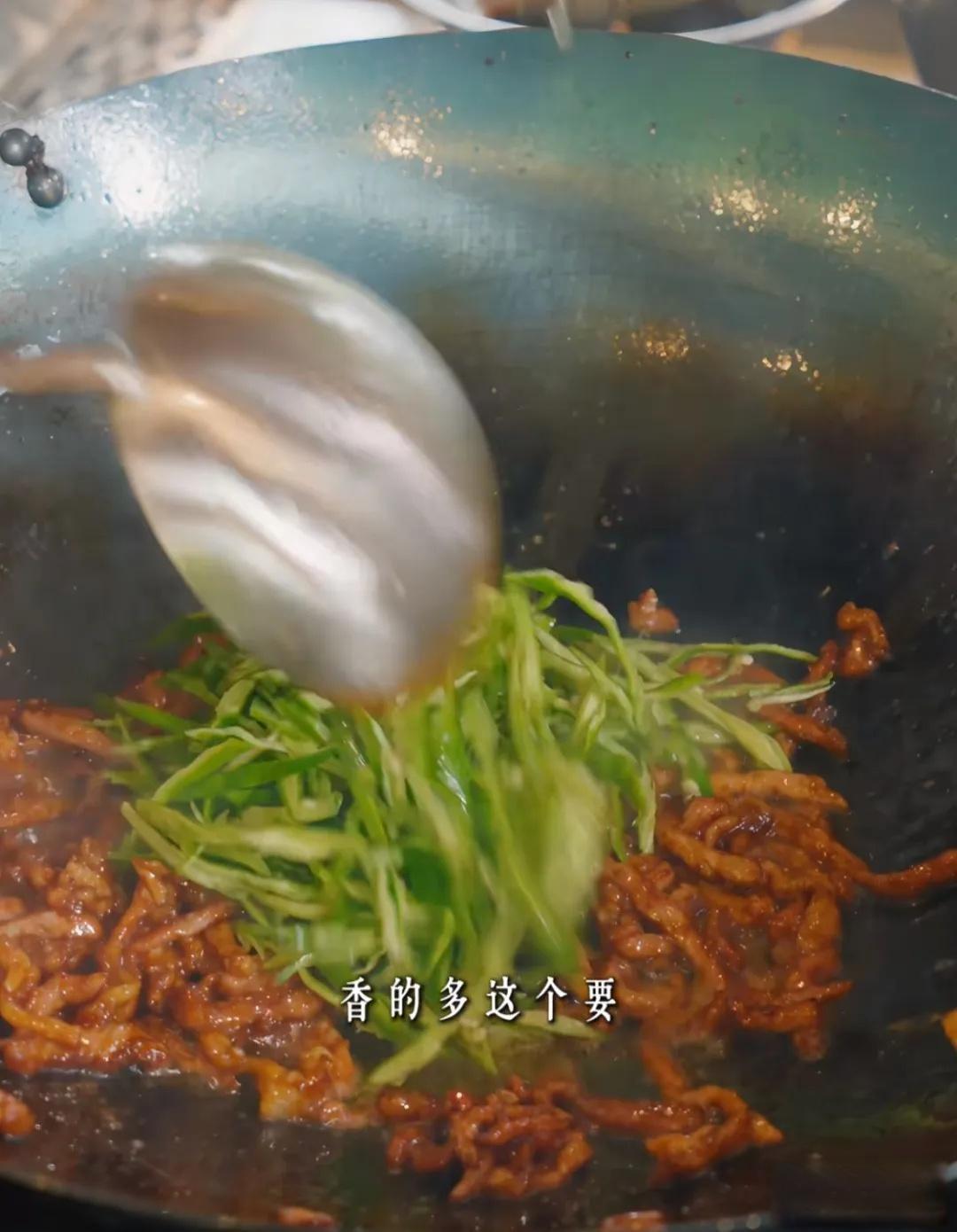 摘掉滤镜打卡一饭封神同款菜:功底扎实但体验因菜而异