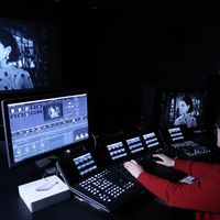 刚刷屏的“方世玉”4K被打上“AI创作”标：重温之前，先分清修回来的和画出来的