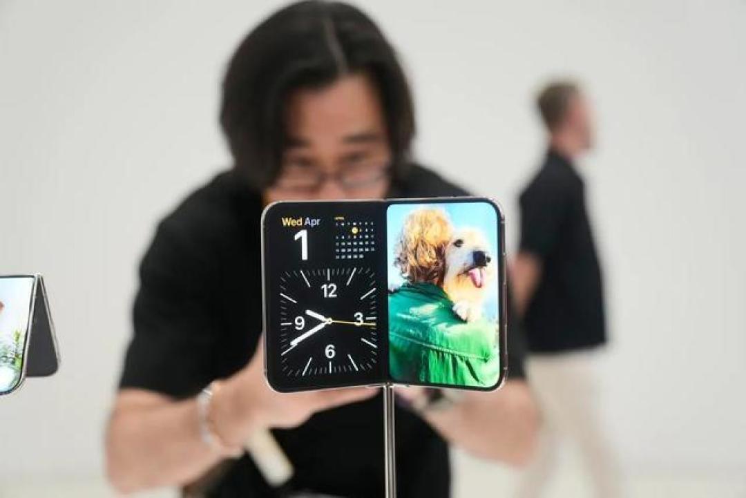 罗永浩炮轰苹果新品频现低级错误 称其缺乏创新沦为跟随者