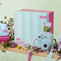 富士instax mini13漂浮记忆礼盒：自拍定时是最大升级点