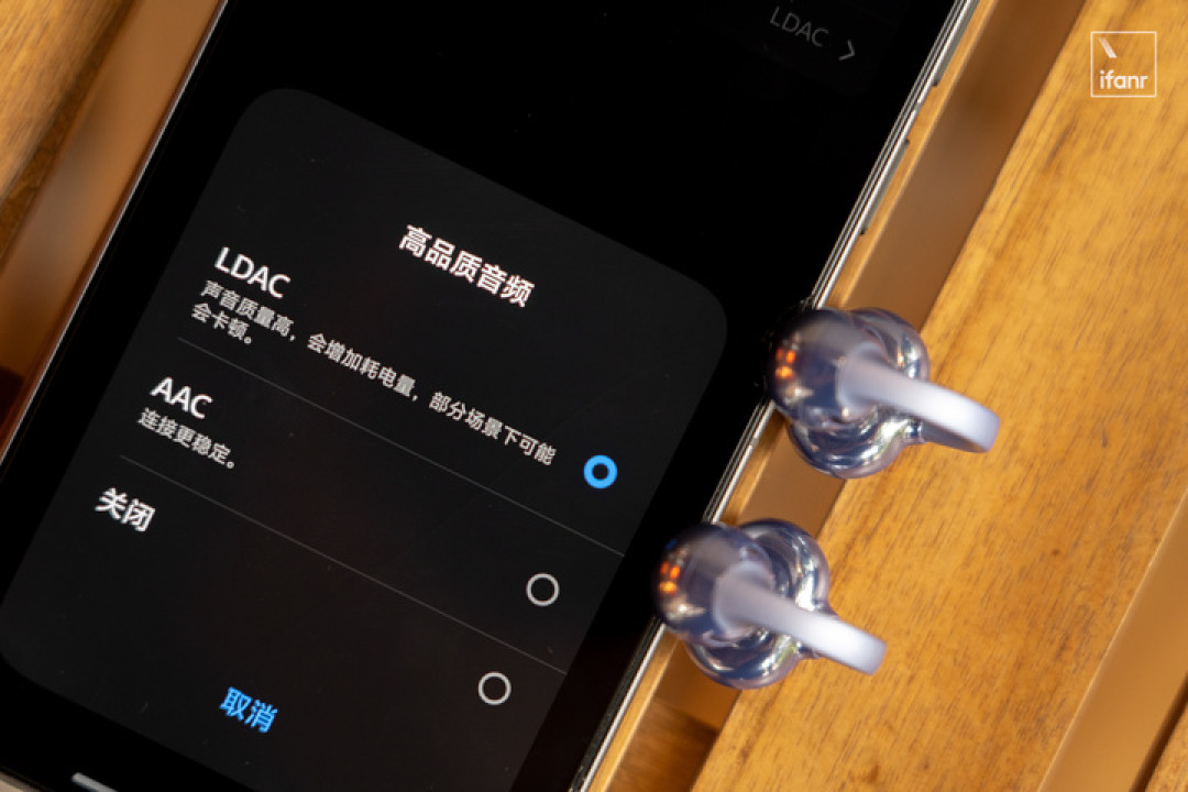vivo Buds Clip 体验：42 小时续航的无感佩戴，音质好也舒服