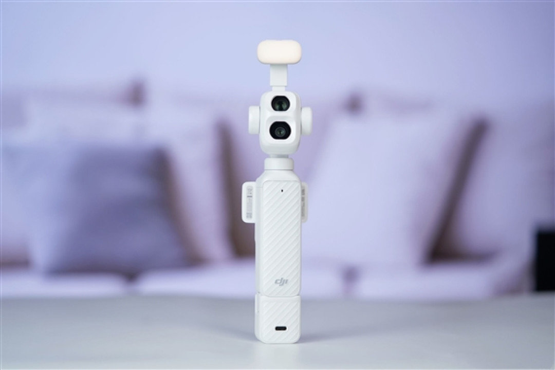 口袋电影机！大疆DJI OSMO POCKET 4P云台相机白色版图赏
