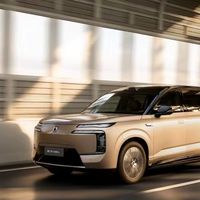 腾势N8L纯电上市，960km续航+AI，家庭用车又有新答案

