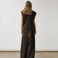 26SS春夏新品✨VIKTORIACHAN叠褶无袖上衣!艺术感拉满🖤