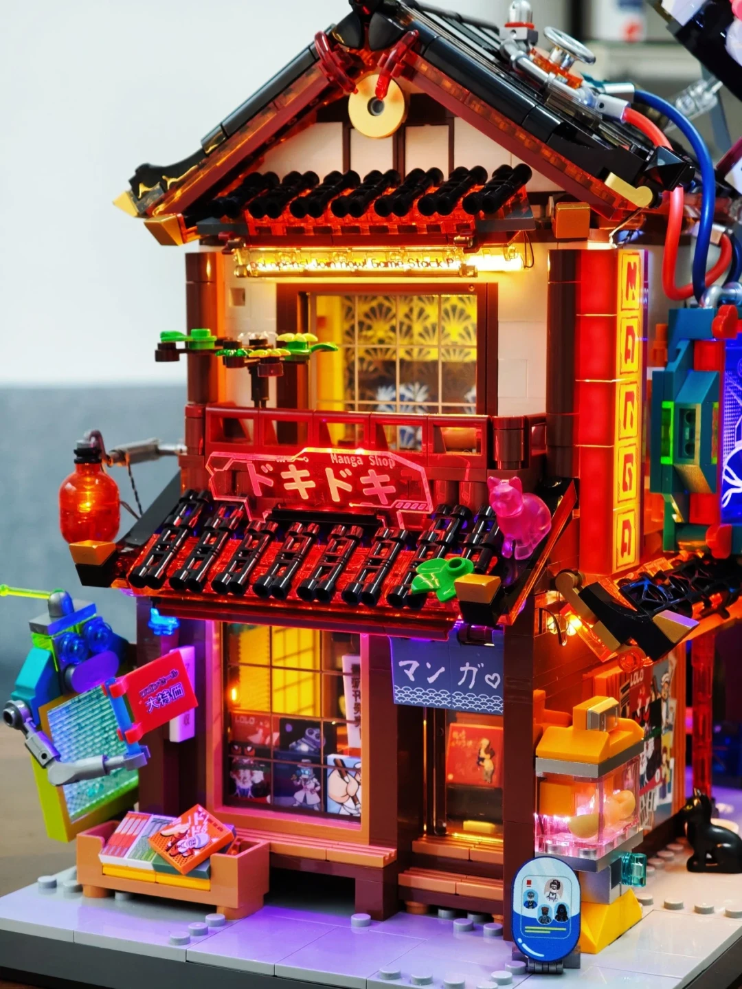 81个印刷件+可与居酒屋合体:LUMIBRICKS漫画店17015拼装体验