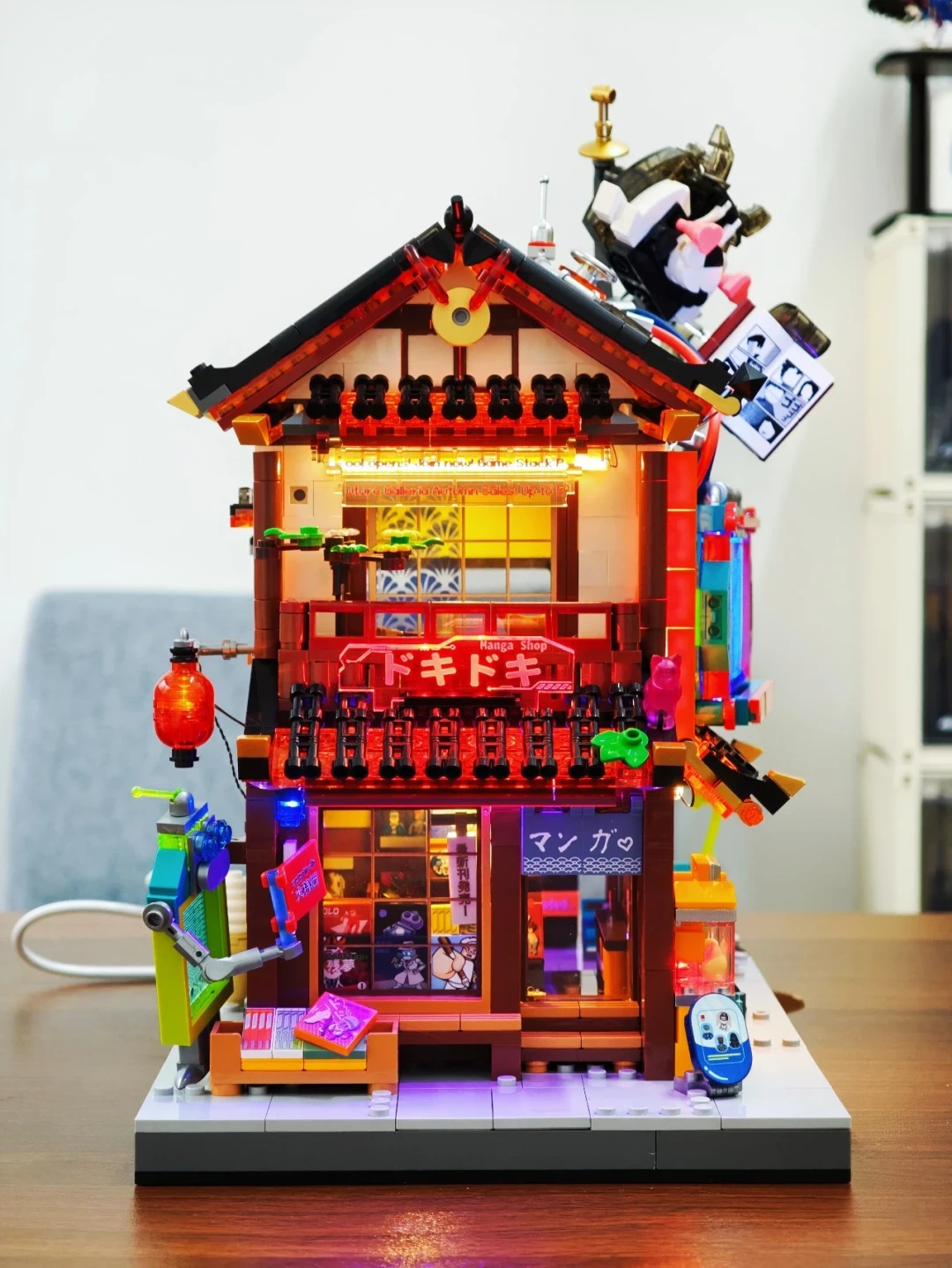 81个印刷件+可与居酒屋合体:LUMIBRICKS漫画店17015拼装体验