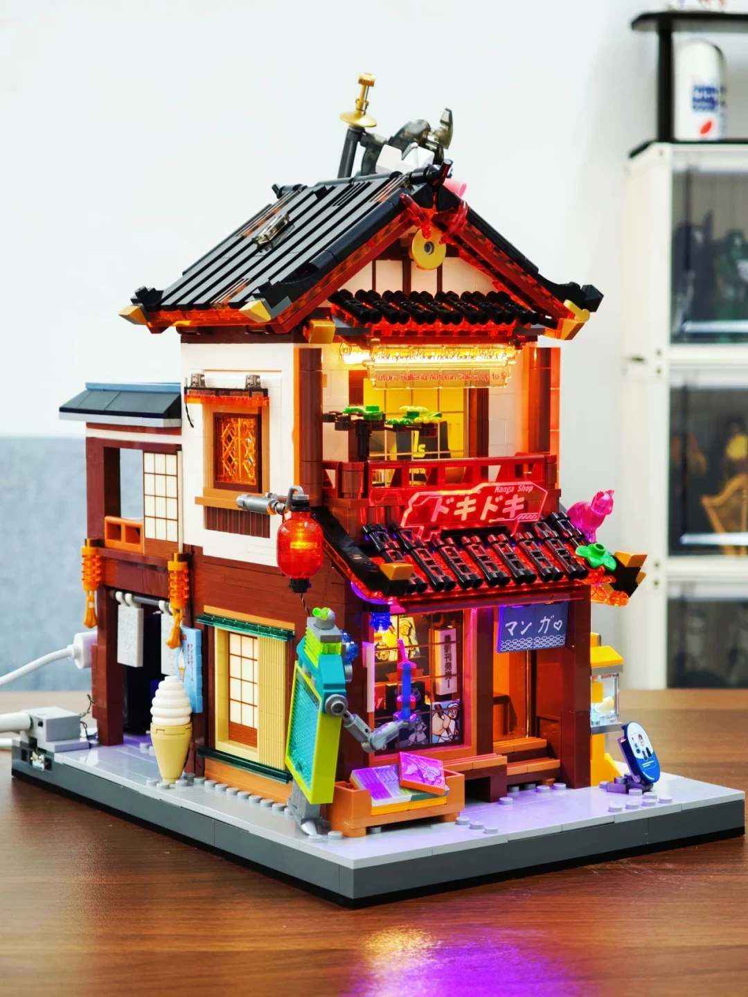 81个印刷件+可与居酒屋合体:LUMIBRICKS漫画店17015拼装体验