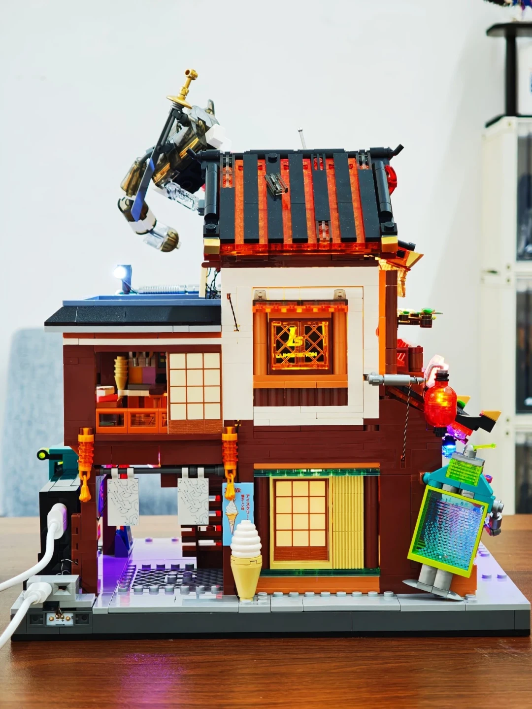 81个印刷件+可与居酒屋合体:LUMIBRICKS漫画店17015拼装体验