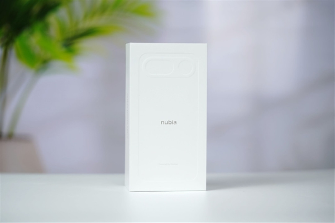 全球首款AI智能体手机!努比亚NaviX Ultra图赏